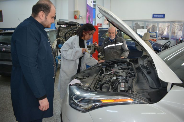 EÜ otomotiv sektörüne nitelikli iş gücü yetiştiriyor