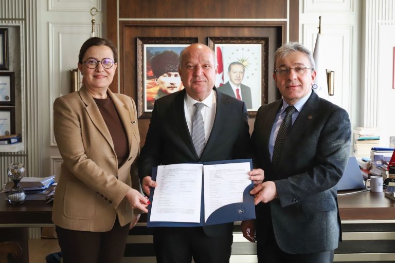 DEÜ ve İŞKUR iş birliğiyle gençlere istihdam desteği