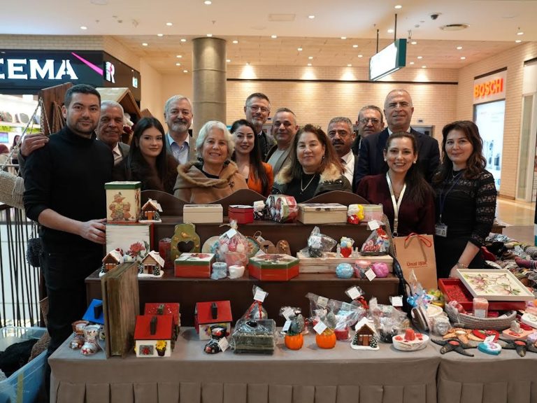 Kadınlardan 14 Şubat’a özel el emeği ürünler