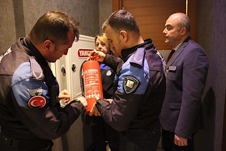 Bayraklı zabıtasından konaklama tesislerine denetim 