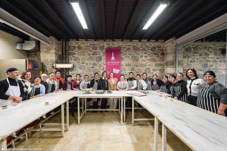 İşitme engellilere pastacılık eğitimi