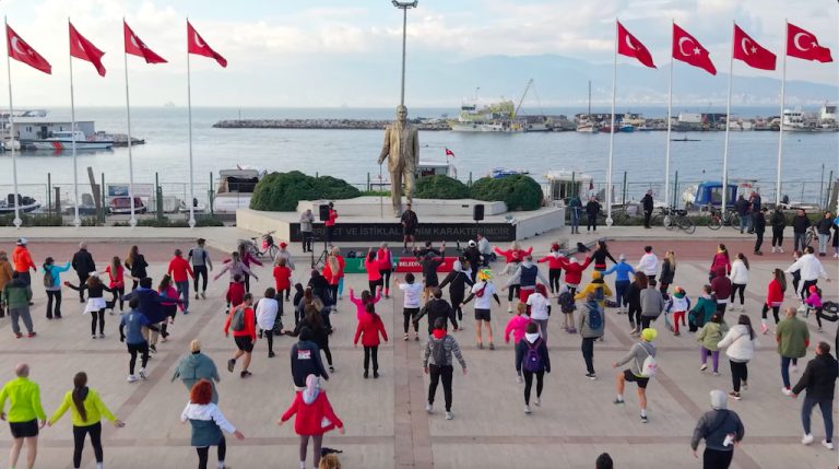 Karşıyaka’da yürekleri ısıtan koşu