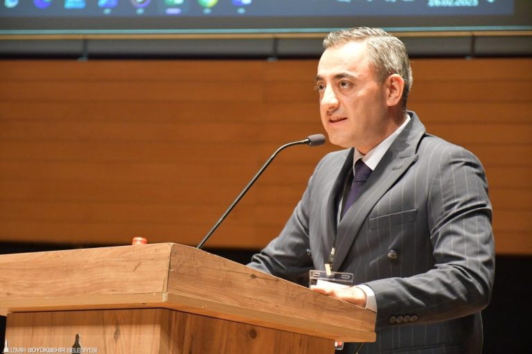 İzmir Kent Konseyi Başkanı Özgür Topaç oldu
