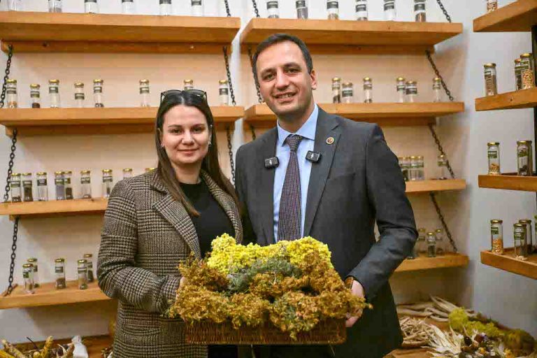 Bornova’da tohumdan sofraya doğal üretim başladı