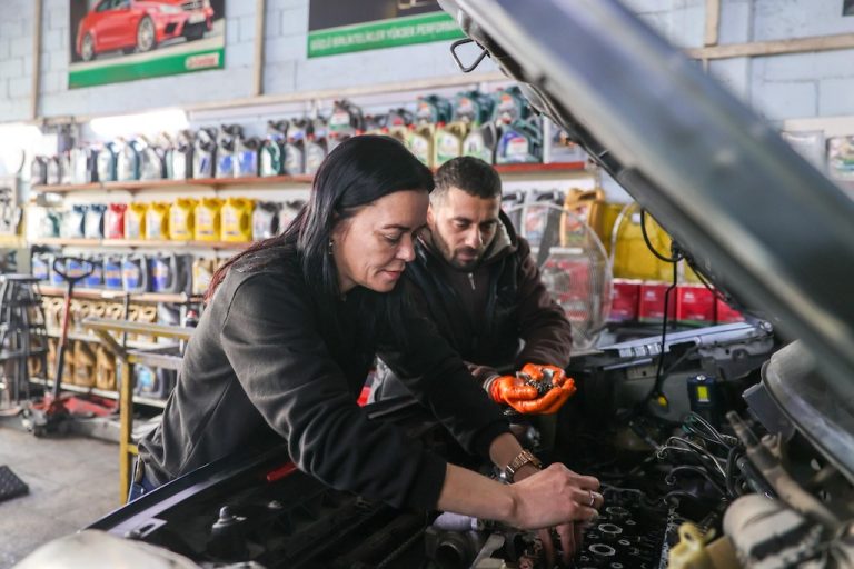 Buca Belediyesi kadınlara “Sen Yeter ki İste” dedi