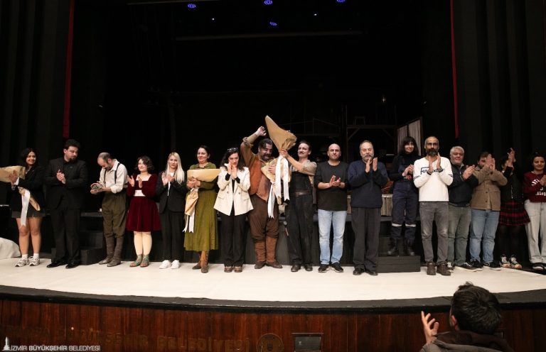 İzBBŞT’nin ‘Yolcu’su Bursa’da sahnelendi