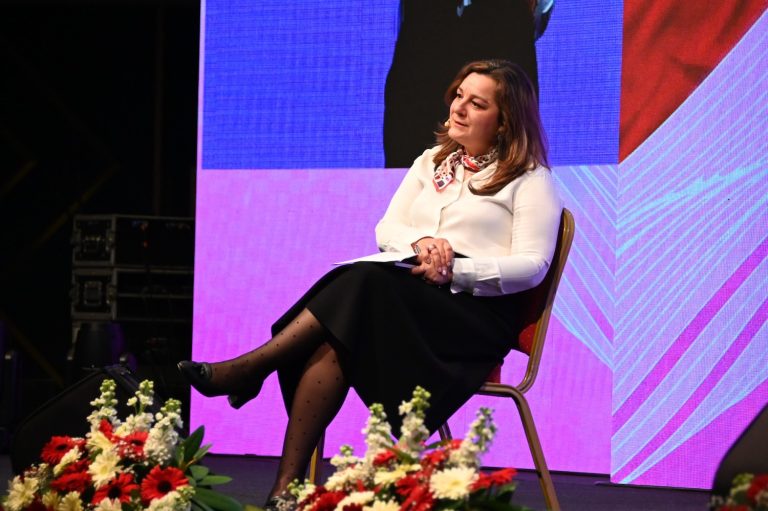 ‘Metale Hayat Veren Kadınlar’ın hikayeleri kitaplaştırıldı