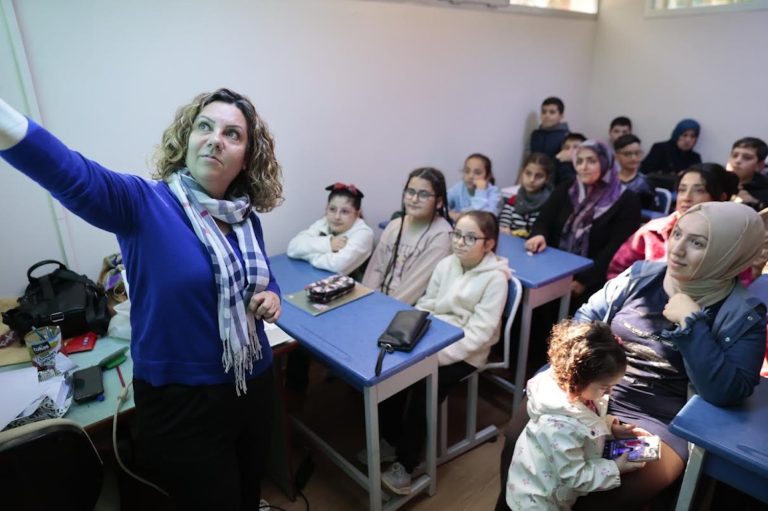 Konak’ta ‘Eğlen & Öğren’ Projesi başladı