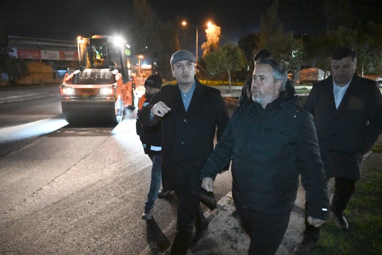 Işıkkent’te gece yarısı asfalt mesaisi