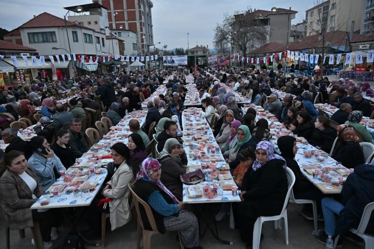 Ramazan Bereketi Köprübaşı’ndan devam etti 
