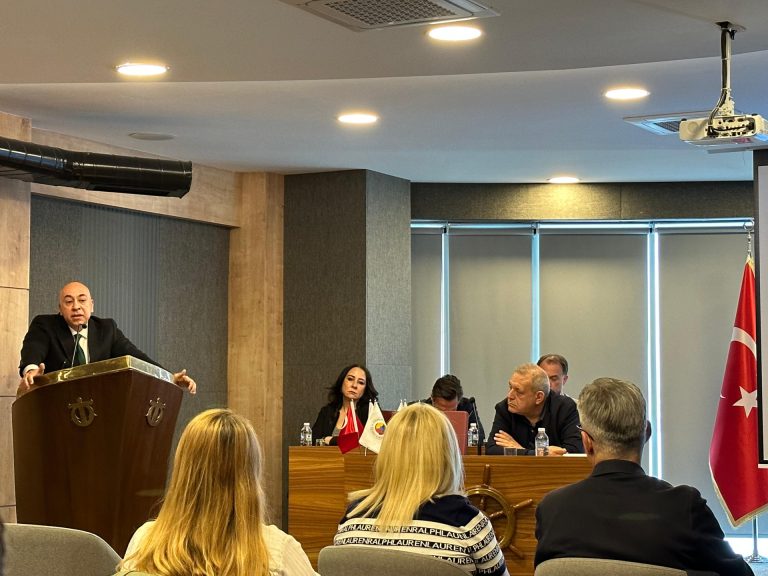 “Aliağa limanlarındaki trafik sorunu facia yaratabilir”