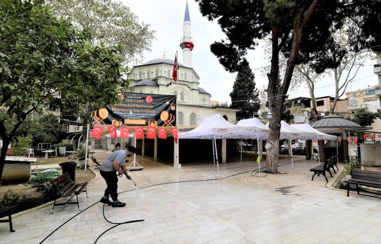 Bornova’da her inanca eşit hizmet