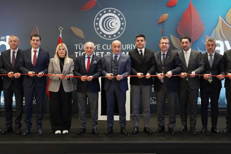 Ayakkabıda bir aylık cari açık 120 milyon $