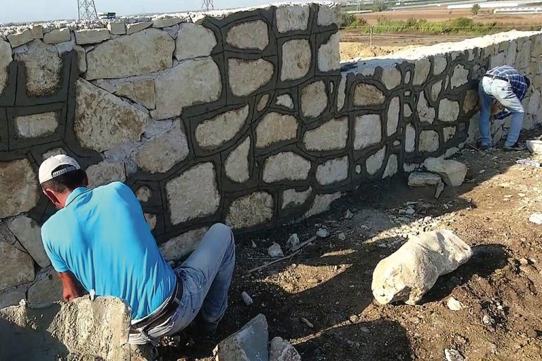 Onikişubat Belediyesi taş duvar yaptıracak