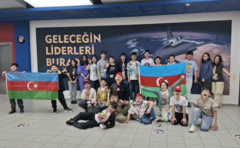 Azerbaycanlı öğrenciler Uzay Kampı Türkiye’de uzayı keşfetti