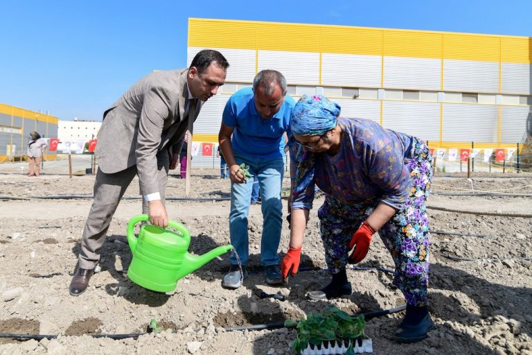 Bornova Kent Bostanları yaygınlaşıyor