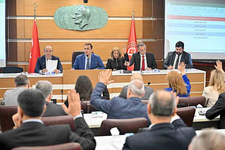 Bornova’da faaliyet raporu meclisten geçti