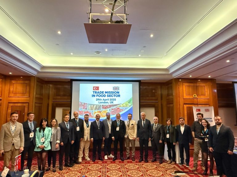 İngilizlerin sofralarını Türk lezzetleriyle donatmaya gittiler
