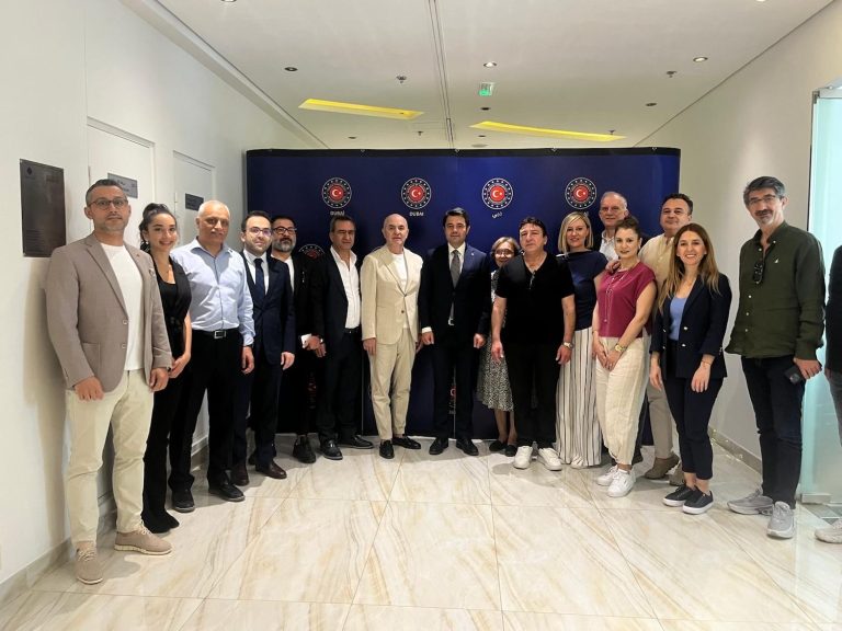 İzmirli gelinlik imalatçıların hedefi Dubai pazarı
