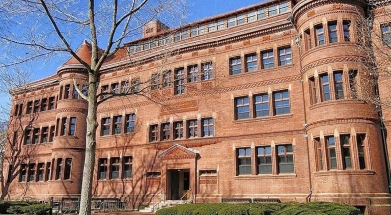 Trump, Harvard Üniversitesi’ne verilen hibeyi donduracak