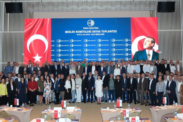 “Yatırımcılar için uygun iklimi tesis etmeliyiz”