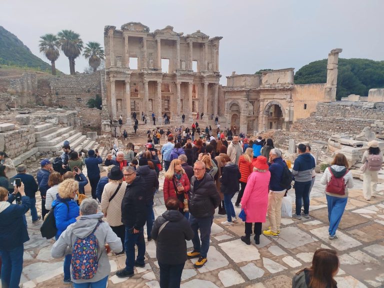 Geçmişin kapıları 1 milyonu aşkın ziyaretçiye aralandı