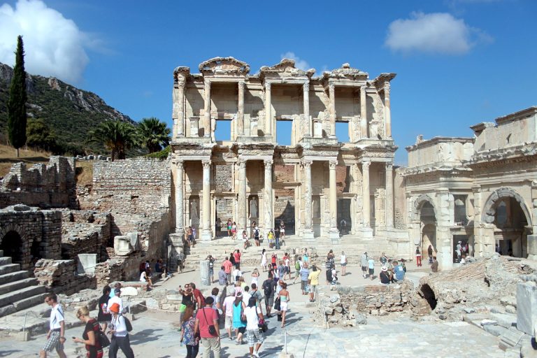 Ege turizmi çöküşün eşiğinde