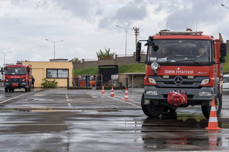 İtfaiyeci olmak için ter döküyorlar