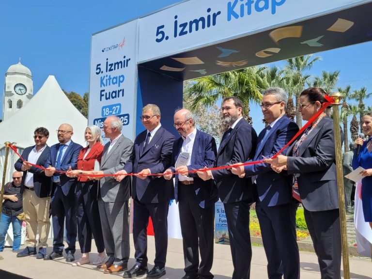 Kitapseverlerin İzmir buluşması