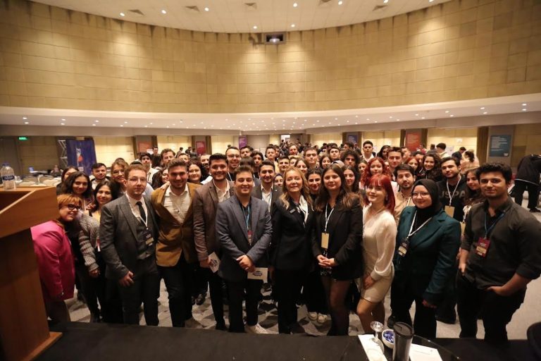 Gençler iklim krizine karşı seslerini yükseltecek