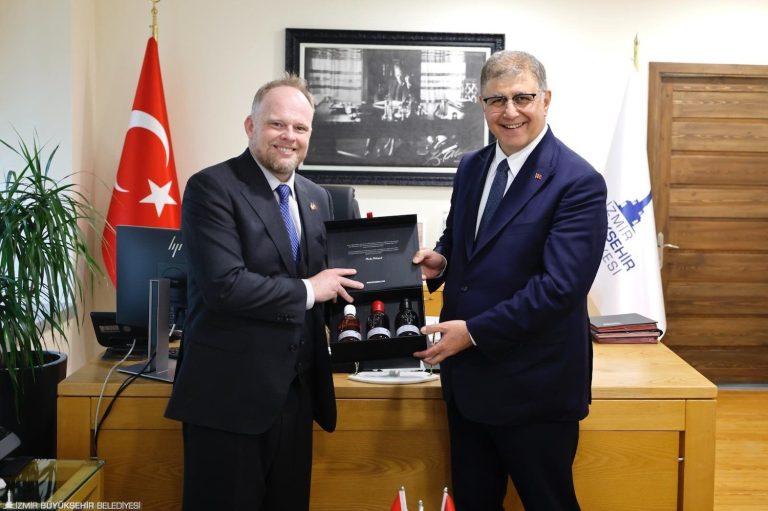 Kanada ve İzmir arasında kültürel ilişkiler gelişecek