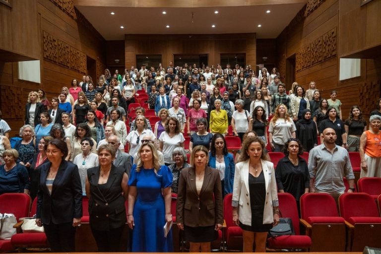 Hemşireler ve hemşire adayları bir araya geldi