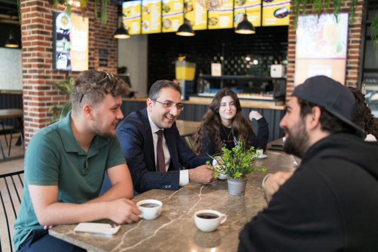 Yiğit’ten öğrencilere yardımcı kaynak desteği