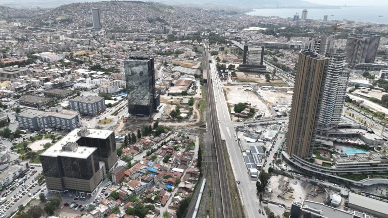 Büyükşehir’in ulaşım yatırımları sürüyor