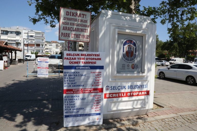 Efes Selçuk’ta pazar yeri otoparkında abonmanlık başladı