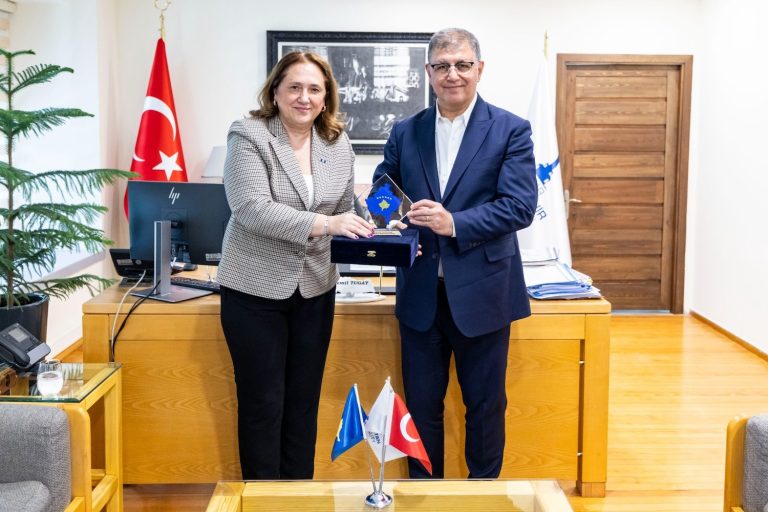 İzmir ile Kosova arasında güç birliği