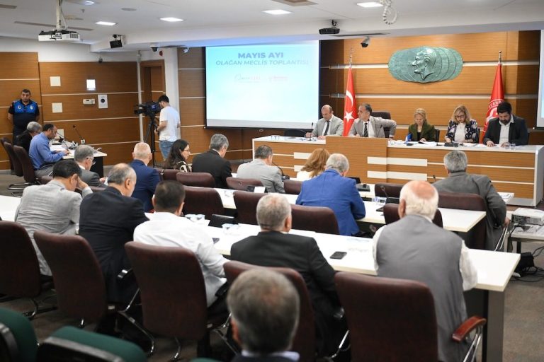 Bornova’da kesin hesaba meclis onayı