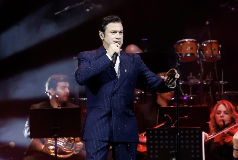 Mario Frangoulis ‘So In Love’ Türkiye Turnesi ile sahnede