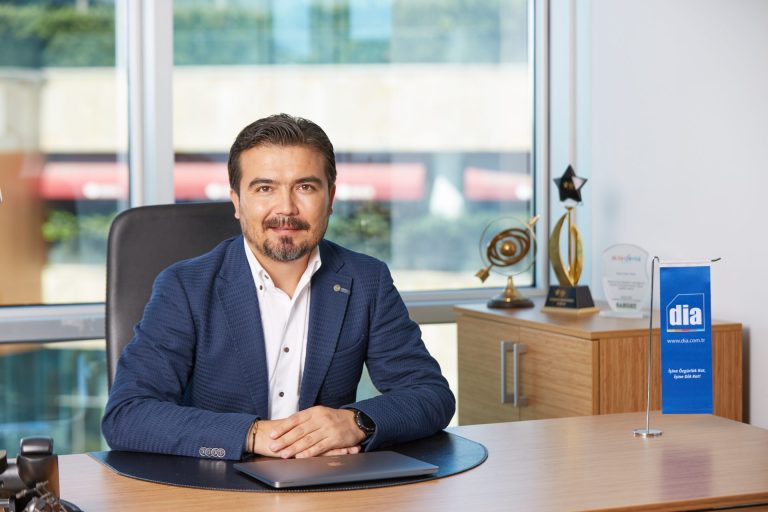 İzmir dijital çağa ayak uyduruyor