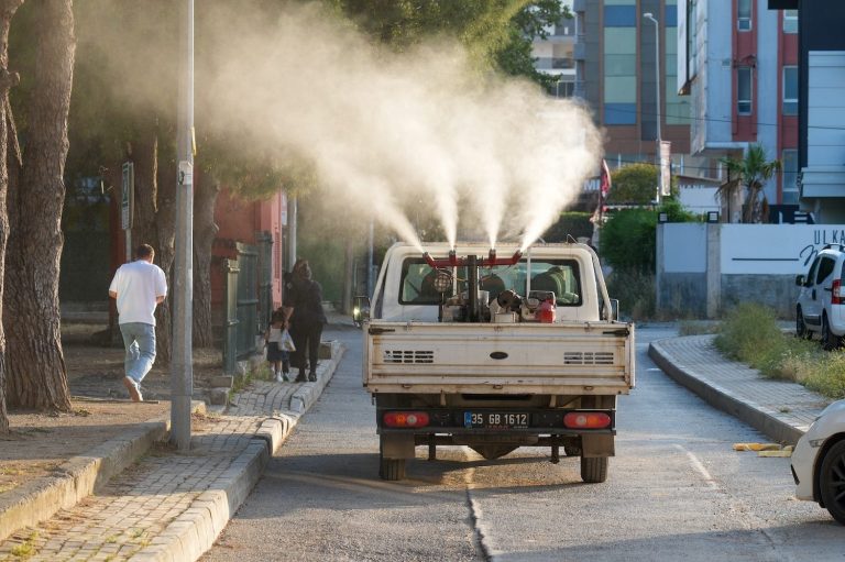 Gaziemir’de ilaçlama çalışmaları hız kazandı
