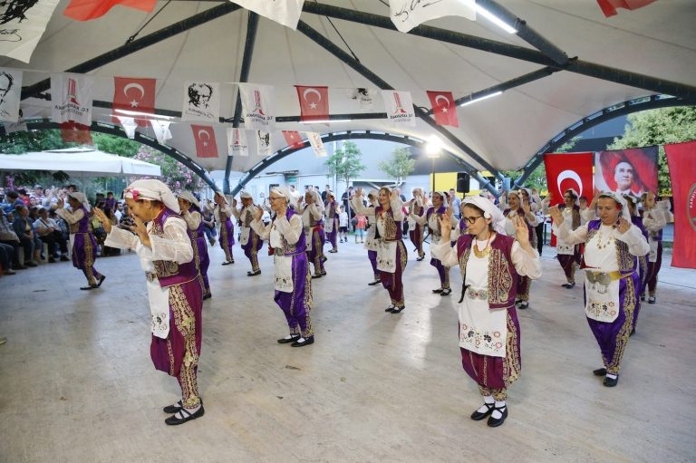 Bahriye Üçok Mahallesi’nde coşku dolu şenlik