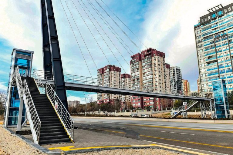 Tirebolu Belediyesi yaya köprüsü yaptıracak