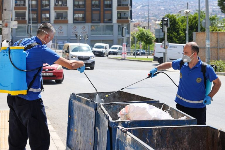 Buca’da 24 saat kesintisiz ilaçlama