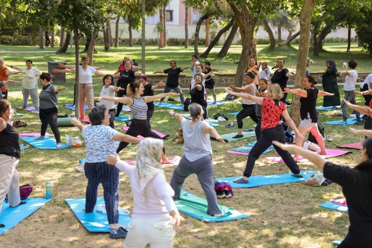 Buca’da doğada yoga, pilates ve zumba dersleri