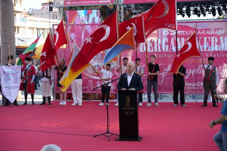 Bergama Kermesi Kültür ve Sanat Festivali başladı