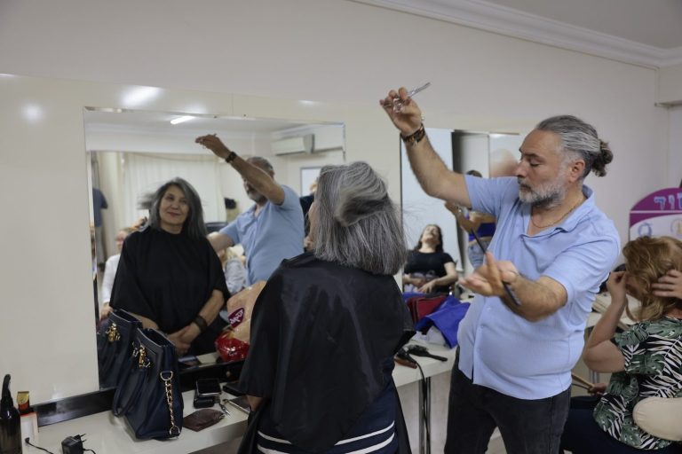 65 yaş üstü Konaklı kadınlara ücretsiz kuaför hizmeti veriliyor