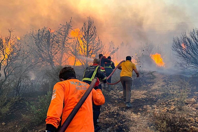 BUCAKUT yangınlarla mücadelede etkin rol alıyor