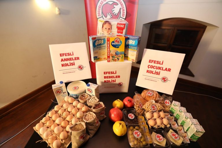Efes’te anne adaylarına dayanışması desteği