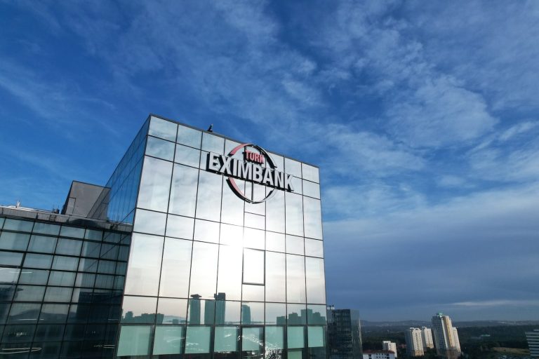 Eximbank’tan ihracatçıya stratejik destek