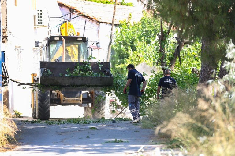Narlıdere, kent için tüm ekipleriyle sahada
